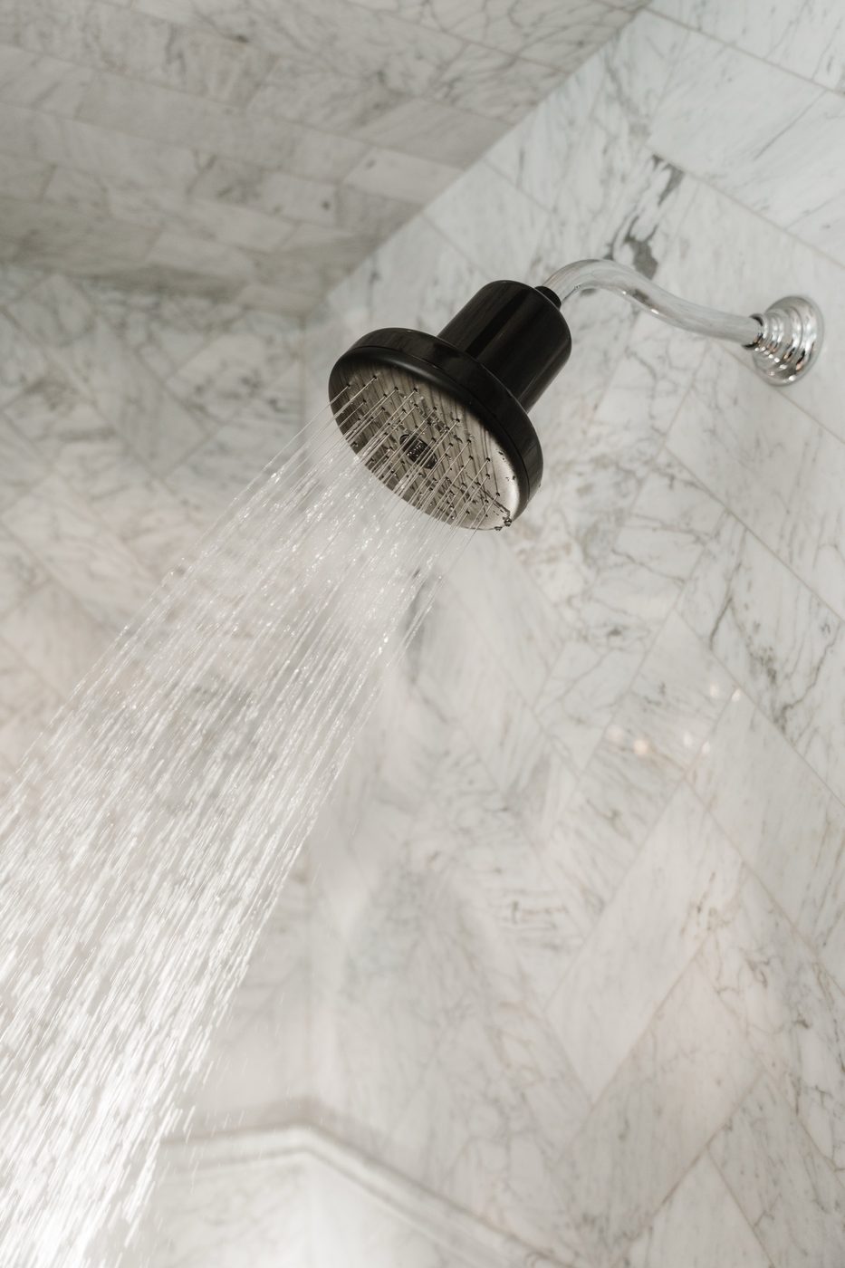 Close spray pattern from a Rorra Showerhead